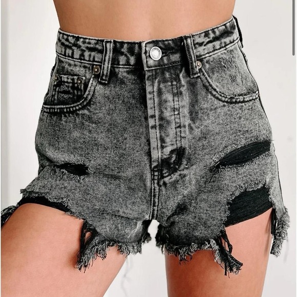 VINTAGE STYLE/TINSELTOWN‎ Black Stonewash Cutoff Shorts Size 13 Juniors/Women's - Picture 1 of 7